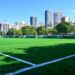 Prefeitura de Vitória inaugura campo da Curva da Jurema com nova estrutura, grama sintética e iluminação para atividades esportivas.
