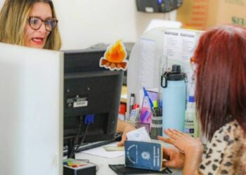 Inscritos no CadÚnico tiveram saldo positivo de 112 mil empregos formais em janeiro de 2026, superando resultado geral. Dados mostram maior estabilidade no trabalho.