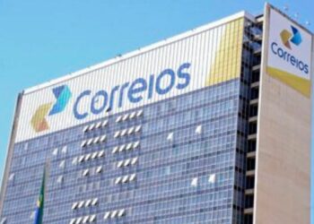 Correios realizam leilão com imóveis em Brasília e Salvador, incluindo terreno no Lago Paranoá e complexo na Pituba.