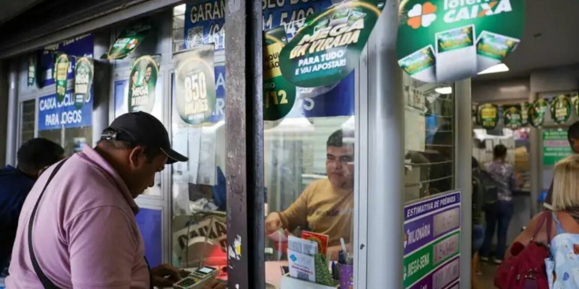 Mega-Sena acumula e prêmio chega a R$ 17 milhões. Veja números sorteados e como apostar no próximo concurso.