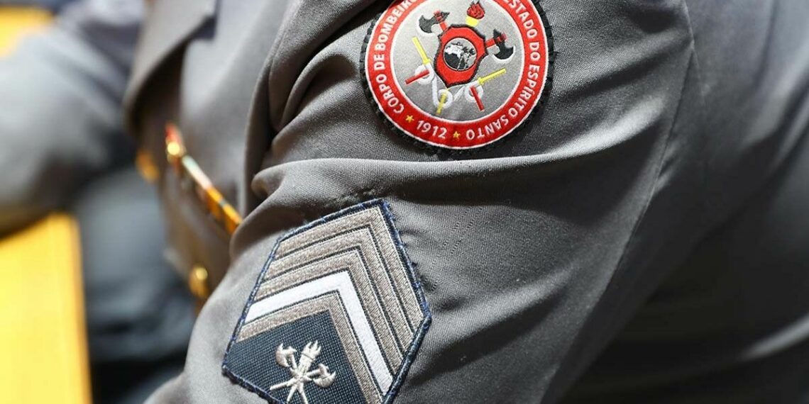 Assembleia Legislativa do Espírito Santo aprova projeto que aumenta o efetivo da Polícia Militar e do Corpo de Bombeiros, cria cargos e reorganiza as corporações para reforçar a segurança pública.
