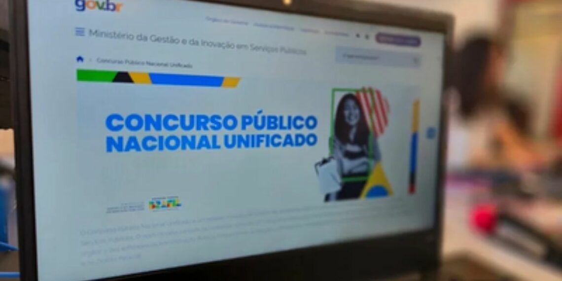 Governo divulga resultado final do Concurso Público Nacional Unificado 2026 com mais de 3,6 mil vagas em 32 órgãos federais. Confira próximos passos.