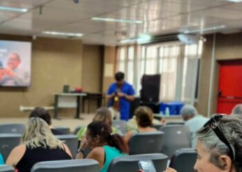 Vitória oferece oficina gratuita para prevenção a golpes cibernéticos voltada a pessoas com mais de 50 anos; veja como se inscrever e participar.