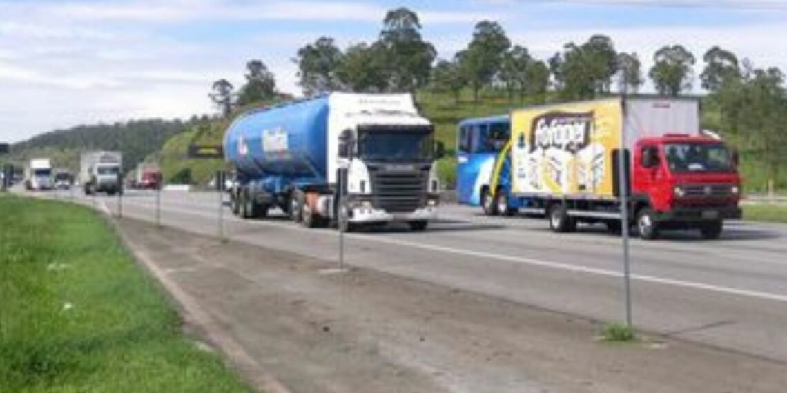 Novas regras da ANTT impedem fretes abaixo do piso mínimo, ampliam fiscalização e evitam greve de caminhoneiros no Brasil.