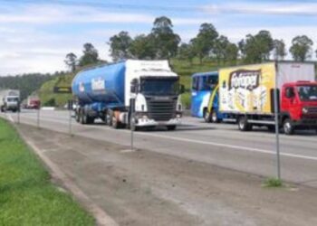 Novas regras da ANTT impedem fretes abaixo do piso mínimo, ampliam fiscalização e evitam greve de caminhoneiros no Brasil.