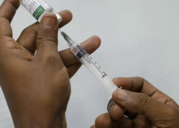 Campanha de vacinação contra influenza começa com Dia D neste sábado. Imunização é gratuita e segue até 30 de maio.