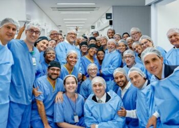 Lula inaugura ampliação de hospital universitário em São Carlos com investimentos do Novo PAC e destaca prioridade em saúde e educação.