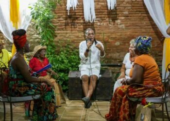 Exposição no Museu Afro Brasil destaca o papel de Exu e valoriza religiões de matriz africana, combatendo estigmas históricos.