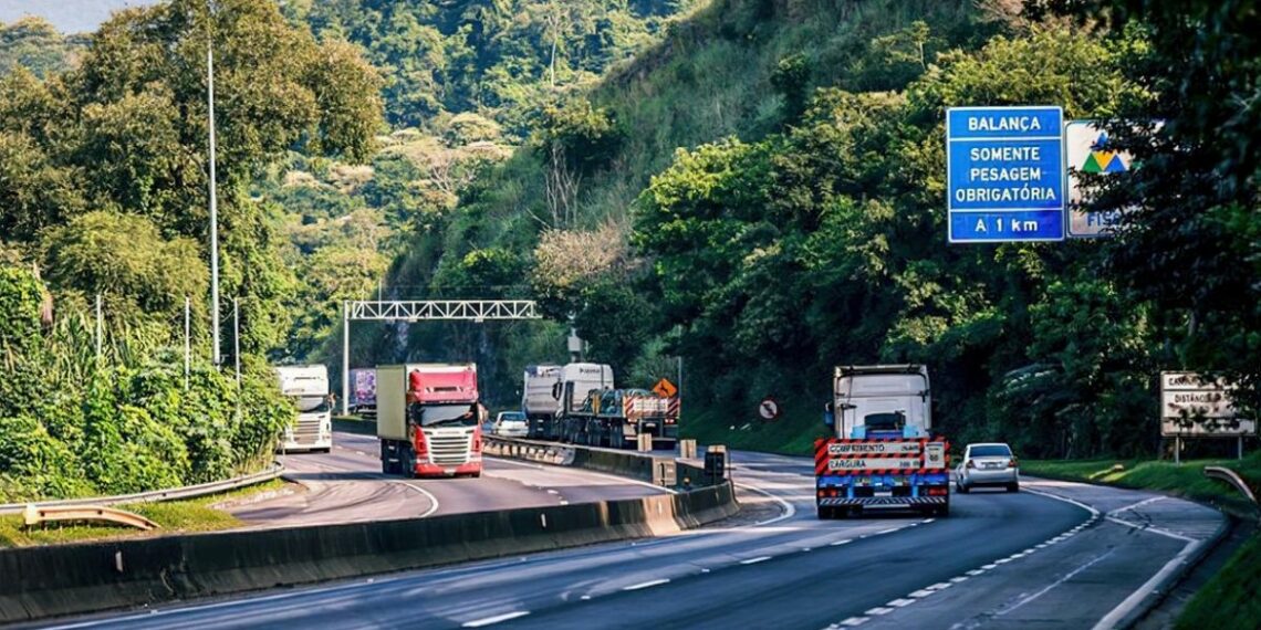 Novas regras da ANTT exigem CIOT antes do transporte de cargas. Medida visa garantir pagamento do piso mínimo e aumentar fiscalização no setor.