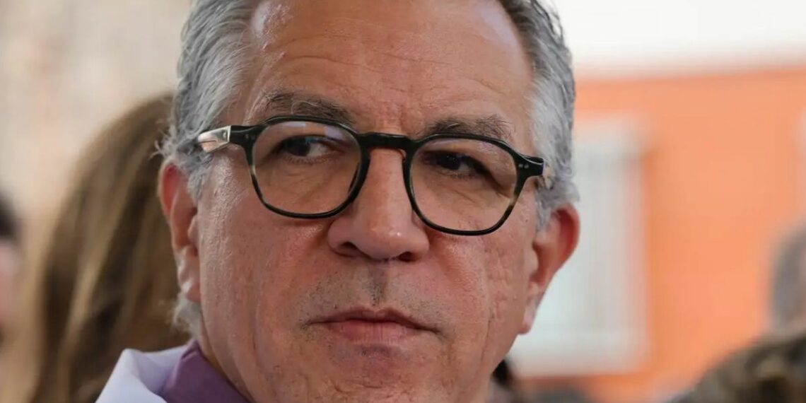 Ministro da Saúde alerta que guerra no Oriente Médio pode impactar cadeia global de medicamentos. Governo monitora cenário e diz que não há efeitos imediatos.