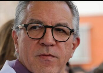 Ministro da Saúde alerta que guerra no Oriente Médio pode impactar cadeia global de medicamentos. Governo monitora cenário e diz que não há efeitos imediatos.