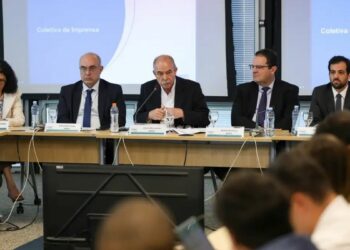 Presidente do BNDES propõe novo Plano Brasil Soberano para apoiar exportadores e setores estratégicos diante de tarifas dos EUA e cenário global instável.