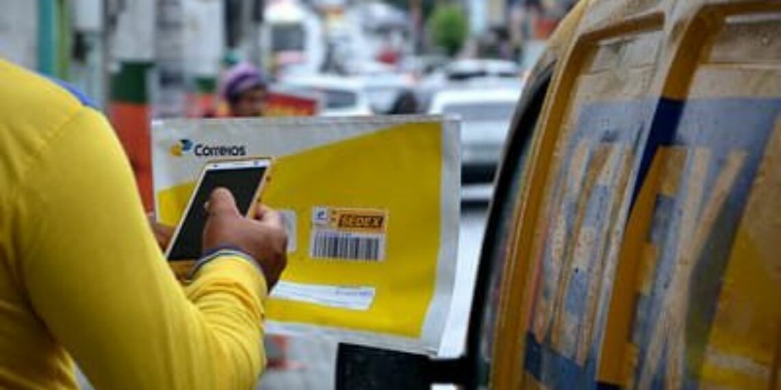 Correios passam a adotar jornada 12x36 em áreas específicas para aumentar eficiência e agilizar entregas, acompanhando o crescimento do comércio eletrônico.