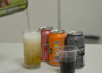 Pesquisa do Unicef revela que alimentos ultraprocessados fazem parte da rotina de crianças em comunidades urbanas. Estudo aponta fatores sociais e econômicos.