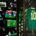 Museu do Futebol lança audioguia acessível com formato de rádio. Projeto amplia inclusão de pessoas com deficiência visual e ganha versões multilíngues.