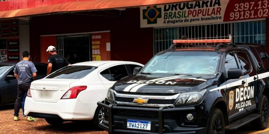 Polícia Civil de São Paulo realiza operação contra grupo que roubava medicamentos caros. Investigação aponta esquema estruturado e divisão de tarefas.