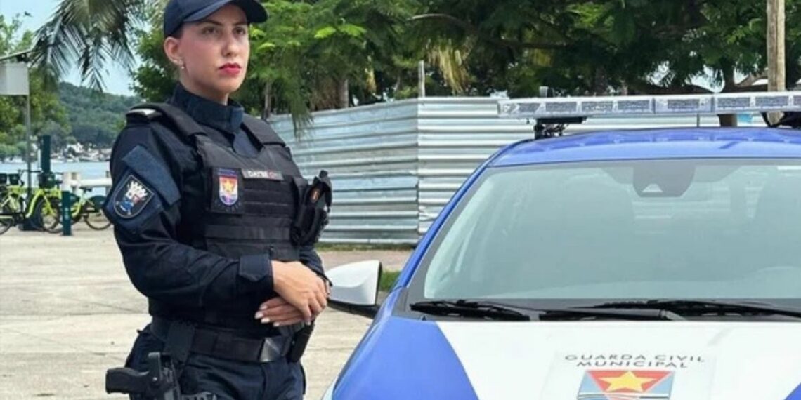 Comandante da Guarda Municipal de Vitória é morta pelo ex-companheiro dentro de casa. Crime ocorreu na madrugada e é investigado como feminicídio. Prefeitura decretou luto oficial.