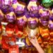 Levantamento do Procon Vitória aponta variação de até 73% nos preços de chocolates. Pesquisa orienta consumidores a economizar na Páscoa.