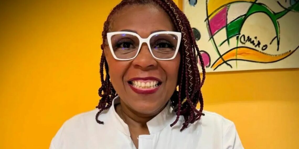 Médica Andréa Marins Dias morre após ser baleada durante abordagem policial em Cascadura, no Rio de Janeiro. Caso é investigado pela Polícia Civil.