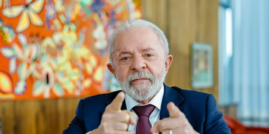 Em pronunciamento pelo Dia da Mulher, Lula afirma que o Brasil não pode se conformar com feminicídios, defende o fim da escala 6x1 e anuncia ações contra violência e assédio online.