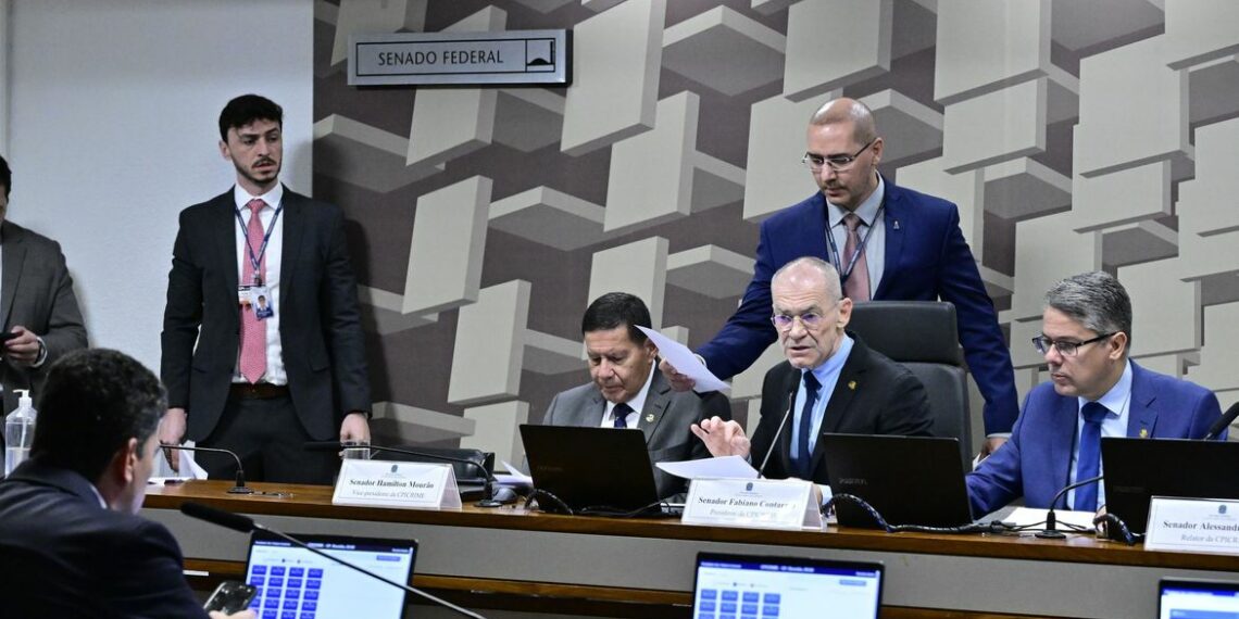 CPI do Crime Organizado no Senado aprova mais de 20 medidas, incluindo quebras de sigilo e convocações, em investigação sobre lavagem de dinheiro do PCC e conexões com o Banco Master.