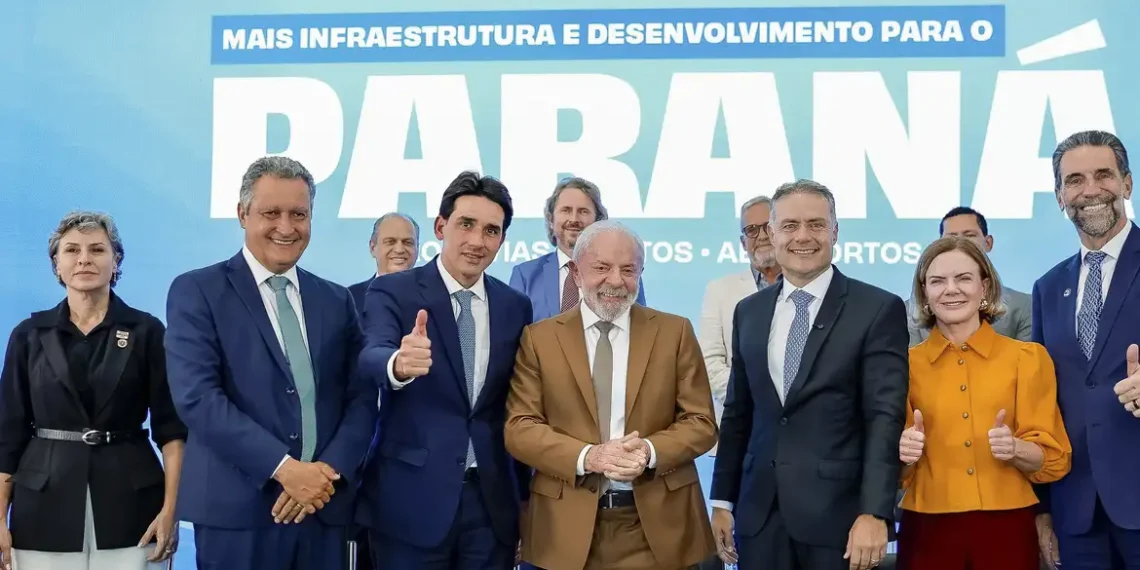Governo federal autoriza obras de infraestrutura no Paraná que somam R$ 2,08 bilhões, incluindo rodovias, aeroporto e melhorias no acesso ao Porto de Paranaguá.