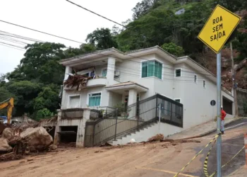 Buscas por vítimas das chuvas são encerradas em Juiz de Fora após localização do corpo de menino de 9 anos. Mortes chegam a 72; uma pessoa segue desaparecida em Ubá.