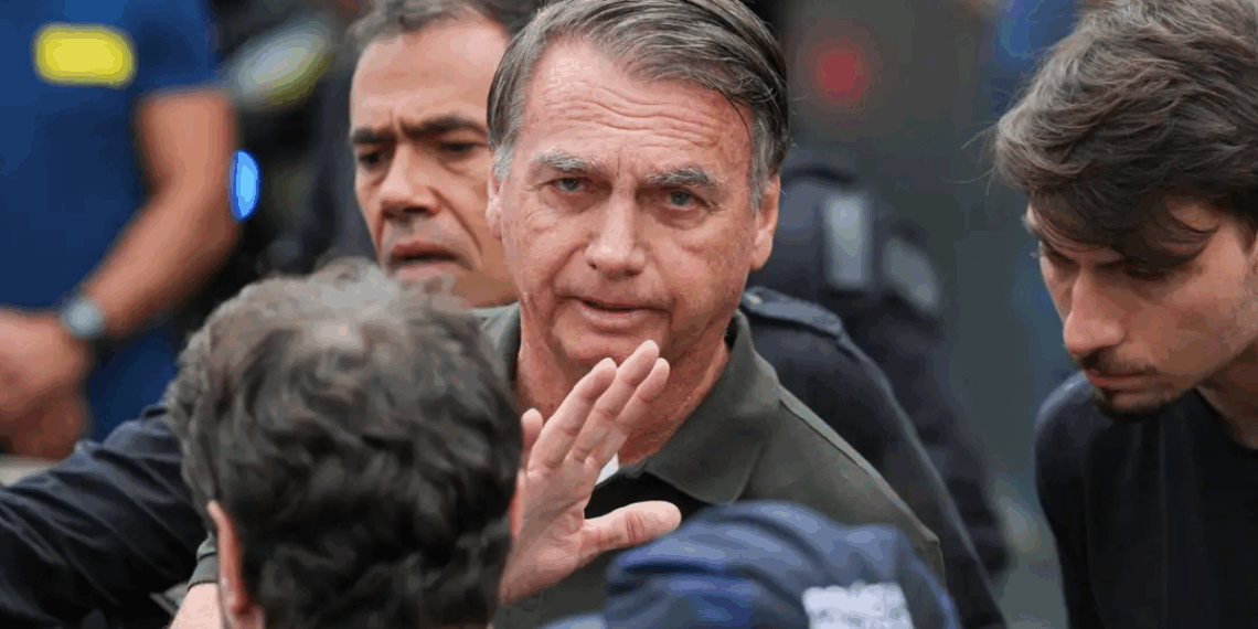 STF autoriza prisão domiciliar de Bolsonaro por 90 dias após internação. Medida é provisória e baseada em saúde.