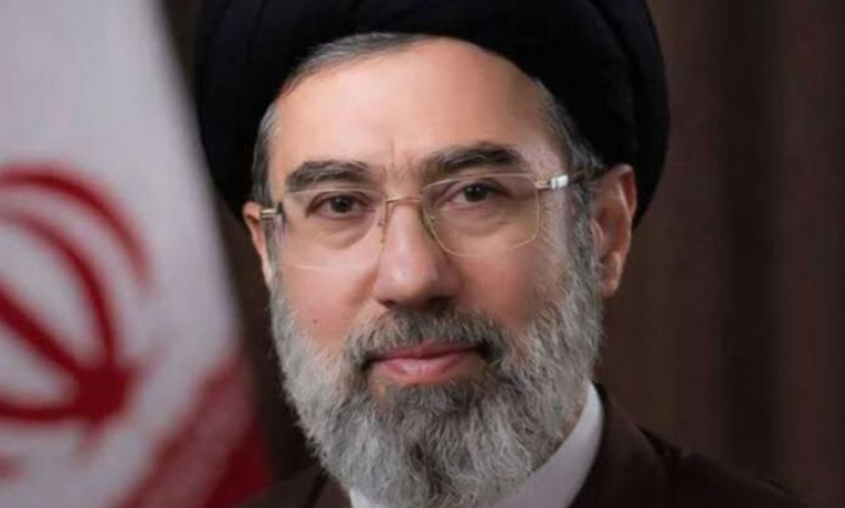 A Assembleia de Especialistas do Irã escolheu Mojtaba Khamenei como novo líder supremo do país após a morte de Ali Khamenei. Decisão ocorre em meio à escalada do conflito no Oriente Médio.