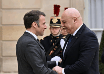 Presidente da França pede contenção militar de Israel no Líbano em meio à crise regional