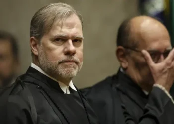 Ministro Dias Toffoli é sorteado relator no STF de ação que pede obrigar a Câmara a instalar CPI para investigar fraudes bilionárias no Banco Master.