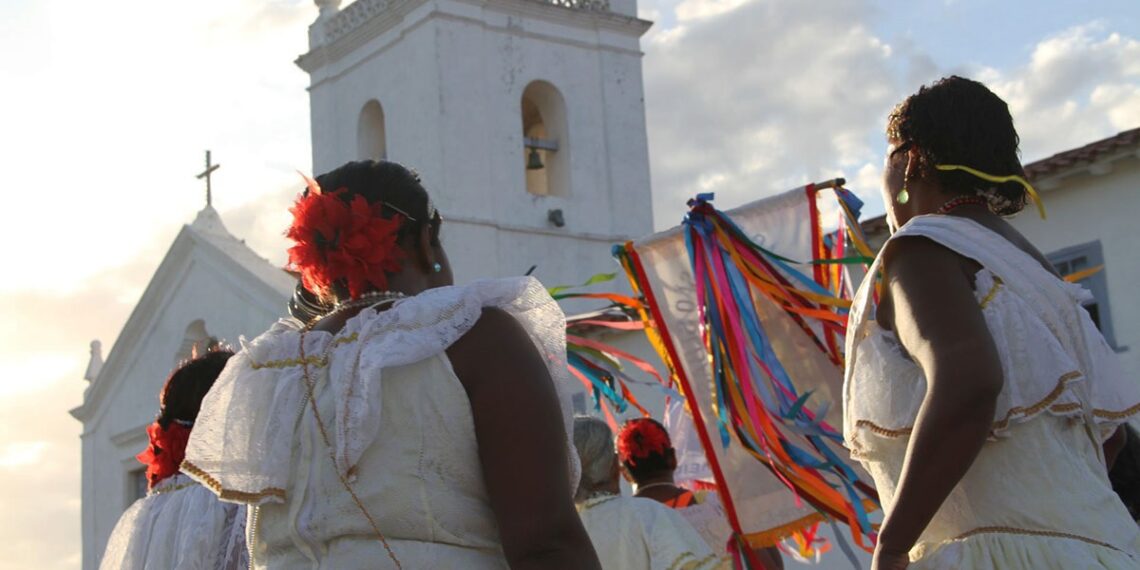 Assembleia Legislativa do Espírito Santo analisa projeto do governo que reestrutura a Secretaria de Cultura e cria novas gerências na pasta.