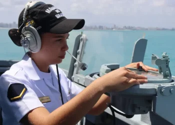 Mulheres ingressam pela primeira vez de forma conjunta e voluntária no serviço militar inicial; Ministério da Defesa prevê 1.467 incorporadas em 2026.