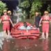 Chuvas intensas atingem Peruíbe e Ubatuba, no litoral paulista, causando alagamentos, queda de árvores e deixando famílias desalojadas e desabrigadas, segundo a Defesa Civil.