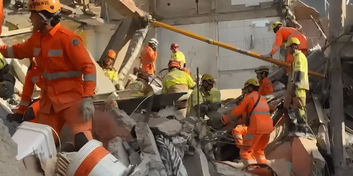 Desabamento em lar de idosos em Belo Horizonte deixa seis mortos e vítimas soterradas. Bombeiros resgatam sobreviventes e seguem buscas no bairro Jardim Vitória.