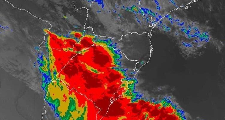 Formação de ciclone extratropical no Sul do Brasil provoca avanço de frente fria e aumenta o risco de temporais em várias regiões.