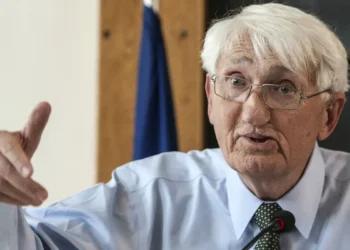 Filósofo e sociólogo alemão Jürgen Habermas morre aos 96 anos. Referência da Escola de Frankfurt, influenciou o debate global sobre democracia, linguagem e esfera pública.