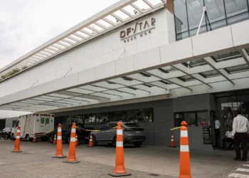 Jair Bolsonaro apresenta piora da função renal e segue internado na UTI do Hospital DF Star, em Brasília, tratando broncopneumonia bacteriana. Não há previsão de alta.