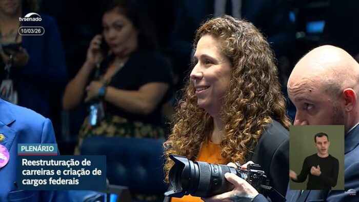 Senado aprova projeto que reestrutura carreiras do Executivo federal, cria novos cargos e moderniza a gestão de pessoas no serviço público; texto segue para sanção presidencial.
