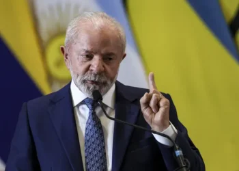 Durante conferência da FAO, Lula defende paz, critica gastos militares e cobra ação da ONU contra a fome e os conflitos internacionais.