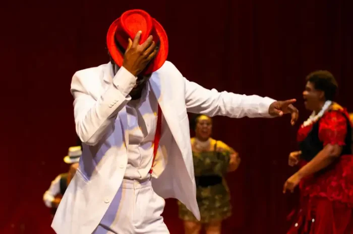 Grupo dos Dez retorna a Belo Horizonte com Madame Satã, espetáculo que celebra 15 anos da companhia e reafirma o teatro negro no Sesc Palladium.
