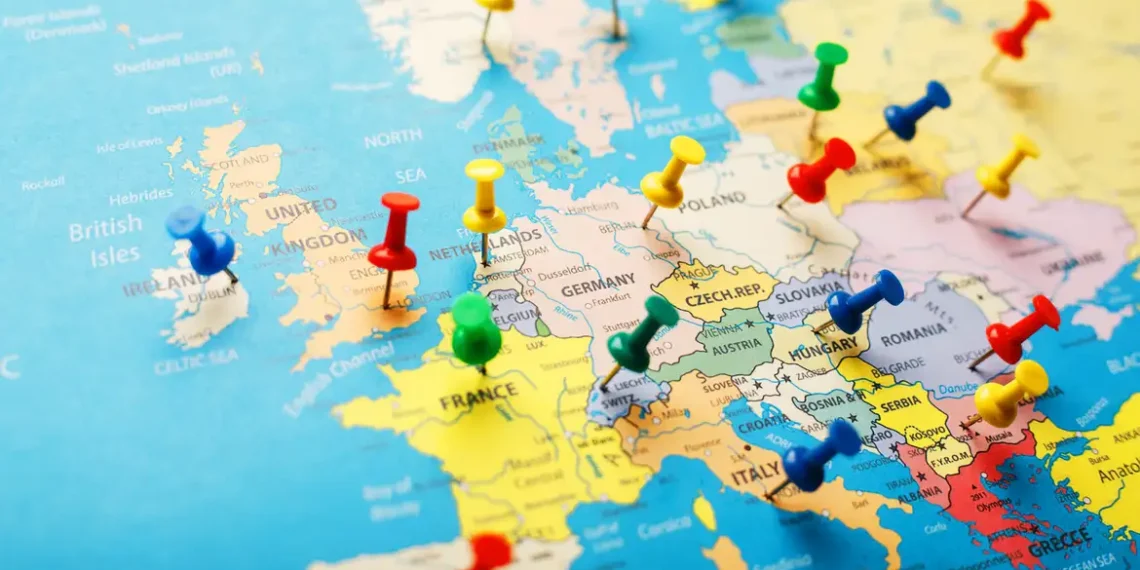 Países europeus, com exceção da Espanha, apoiam ofensiva de EUA e Israel contra o Irã. Especialistas alertam para riscos ao direito internacional e à estabilidade global.