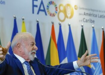 Lula afirma que o Brasil provou ser possível acabar com a fome durante conferência da FAO em Brasília. Presidente destaca saída do Mapa da Fome e defende prioridade global no combate à insegurança alimentar.