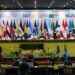 Ministro Paulo Teixeira defende transição para banir agrotóxicos no Brasil e ampliar agricultura de baixo carbono durante conferência da FAO em Brasília.