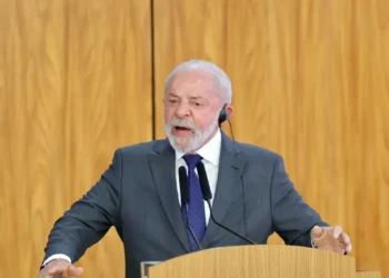 Presidente Lula cancela viagem ao Chile para posse de José Antonio Kast; Brasil será representado pelo ministro das Relações Exteriores, Mauro Vieira.