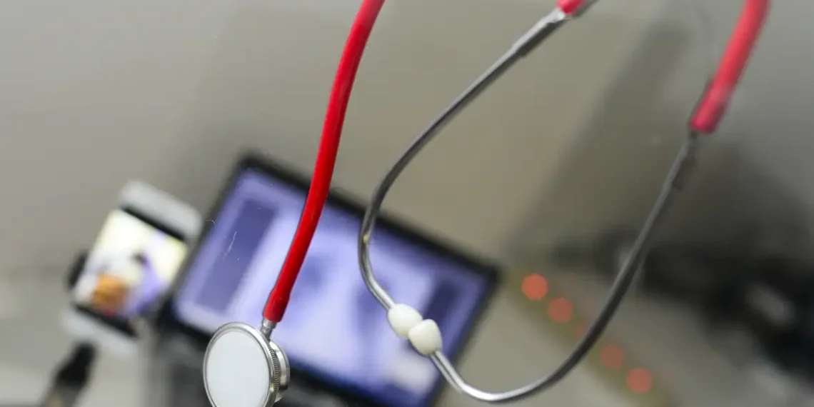 AgSUS oferece mil vagas em curso gratuito de saúde digital para profissionais do SUS. Inscrições seguem até 15 de março e formação é na modalidade online.