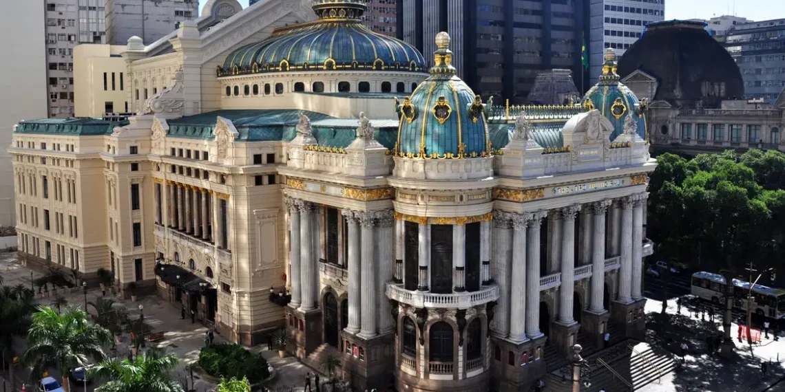 Focus Cia de Dança estreia “Bodas”, espetáculo que celebra 25 anos da companhia, no Theatro Municipal do Rio, com coreografia de Alex Neoral.