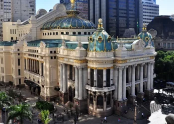 Focus Cia de Dança estreia “Bodas”, espetáculo que celebra 25 anos da companhia, no Theatro Municipal do Rio, com coreografia de Alex Neoral.