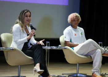 Rafaela Silva e Jéssica Pereira debatem equidade de gênero no esporte e destacam avanços e desafios do judô feminino no Brasil.