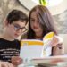 Brasil registra aumento de alunos autistas na rede de ensino, com 1,2 milhão de matrículas e expansão de políticas inclusivas do MEC.